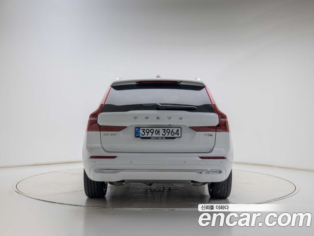 Volvo XC60 T8 Ultra Bright — пробег 5 628 км — фото 4 из 5