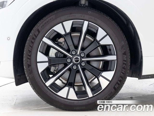 Volvo XC60 T8 Ultra Bright — пробег 5 628 км — фото 5 из 5
