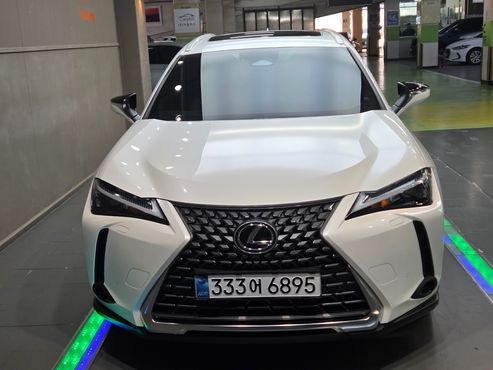 Lexus UX 2.0 2WD — пробег 22 172 км — фото 2 из 5
