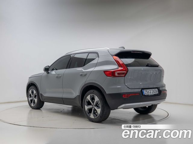 Volvo XC40 B4 Ultra Bright — пробег 351 км — фото 2 из 5