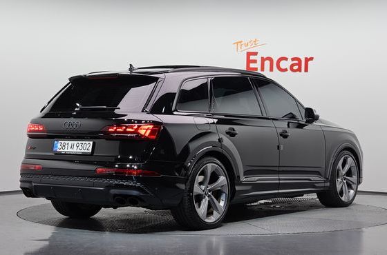 Audi SQ7 4.0 TFSI Quattro — пробег 18 289 км — фото 2 из 5