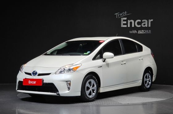 Toyota Prius 1.8 E — пробег 67 122 км — фото 1 из 5