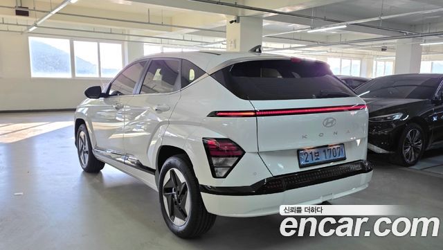 Hyundai Kona Standard E-Value+ — пробег 21 700 км — фото 2 из 5