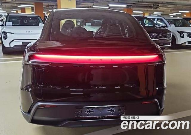 Tesla Model Y L Long Range AWD — пробег 1 км — фото 3 из 5