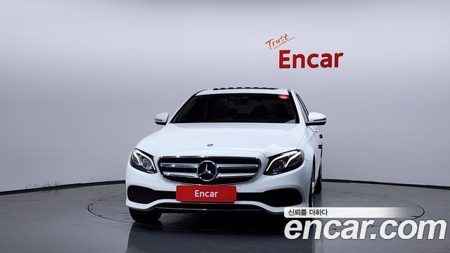 Mercedes-Benz E-Class E220d 4MATIC Avantgarde — пробег 60 674 км — фото 3 из 5