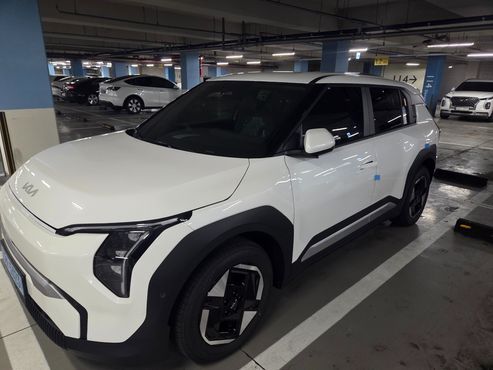 Kia EV3 Long Range 2WD AIr — пробег 1 100 км — фото 2 из 5