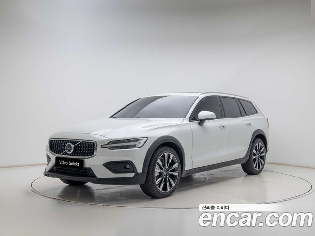 Volvo V60 B5 Ultra AWD — пробег 3 171 км — фото 1 из 5