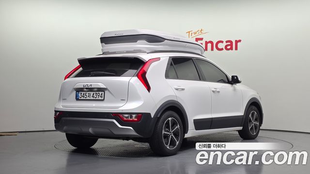 Kia Niro Trendy — пробег 80 993 км — фото 2 из 5