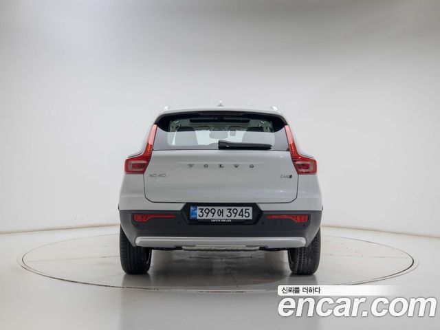 Volvo XC40 B4 Ultra Bright — пробег 805 км — фото 5 из 5