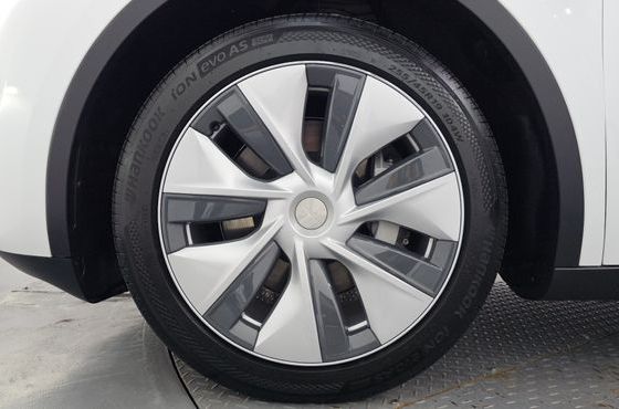 Tesla Model Y RWD — пробег 55 454 км — фото 5 из 5