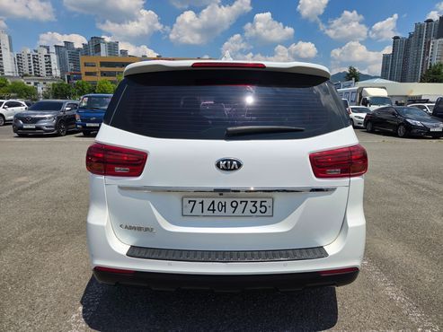 Kia Carnival 11-Seater Deluxe — пробег 113 534 км — фото 5 из 5