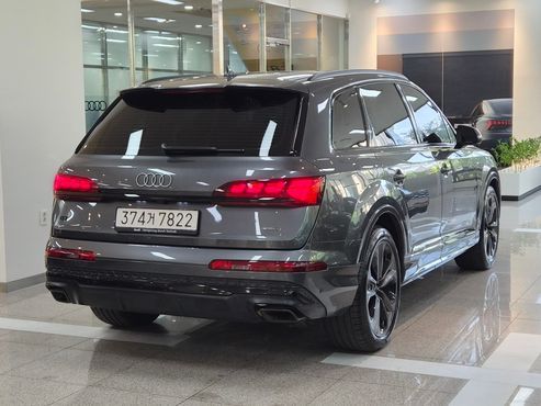 Audi Q7 55 TFSI Quattro Premium — пробег 7 307 км — фото 2 из 5