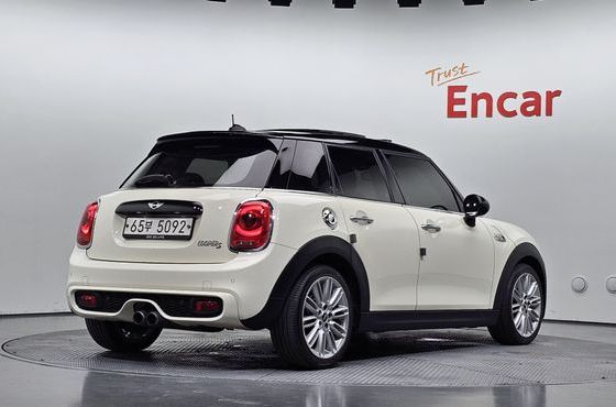 Mini Cooper 5Door Standard 3rd — пробег 95 973 км — фото 2 из 5
