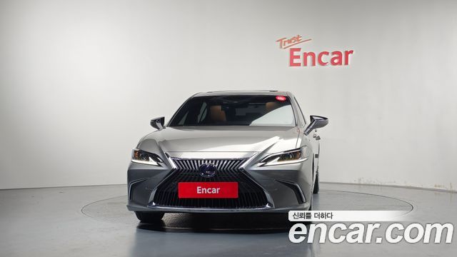 Lexus ES Luxury Plus — пробег 63 450 км — фото 3 из 5