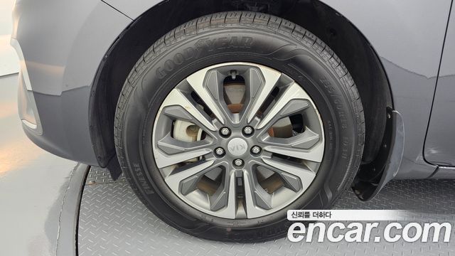 Kia Carnival 9-Seater Luxury — пробег 240 467 км — фото 5 из 5