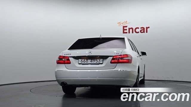 Mercedes-Benz E-Class E200 CGI Avantgarde — пробег 87 691 км — фото 4 из 5