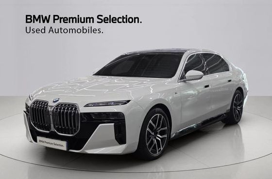 BMW i7 eDrive 50 M Sport — пробег 33 927 км — фото 1 из 5