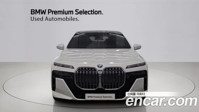 BMW i7 eDrive 50 M Sport — пробег 33 927 км — фото 3 из 5