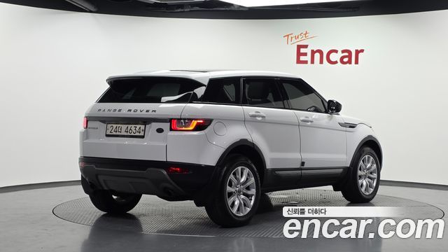 Land Rover Range Rover Evoque 2.0 TD4 SE — пробег 97 654 км — фото 2 из 5