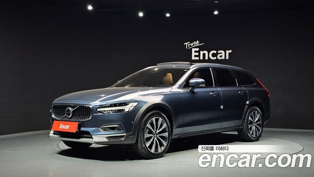 Volvo V90 D5 PRO AWD — пробег 93 645 км — фото 1 из 5