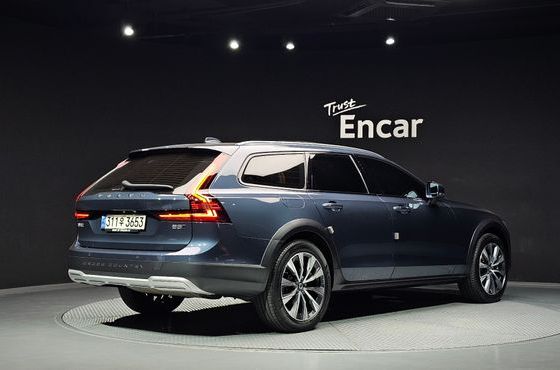 Volvo V90 D5 PRO AWD — пробег 93 645 км — фото 2 из 5