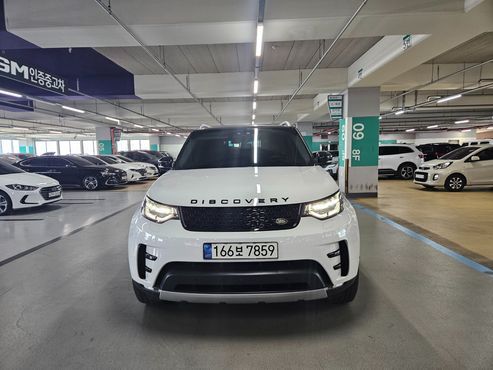 Land Rover Discovery 3.0 SD6 HSE — пробег 26 000 км — фото 1 из 5