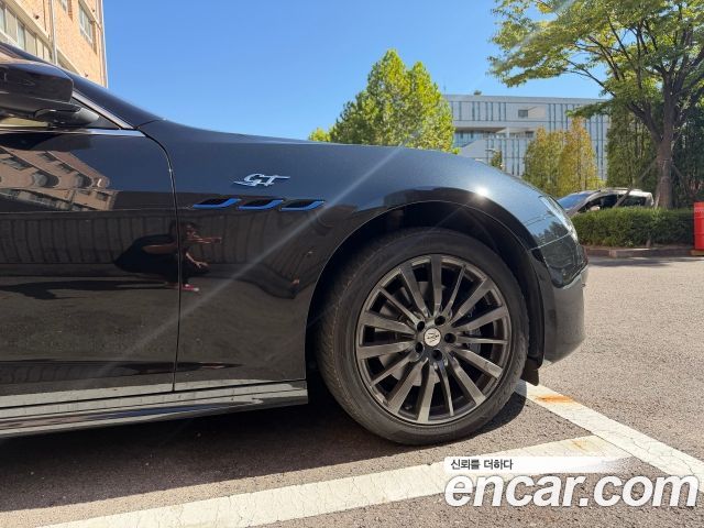 Maserati Ghibli 2.0 GT 3rd — пробег 61 570 км — фото 4 из 5