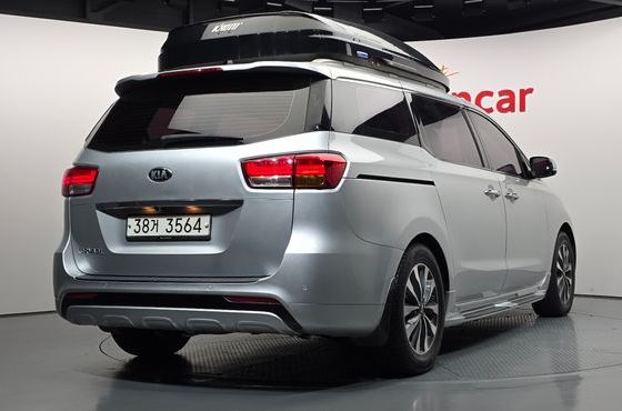 Kia Carnival 9-seater Luxury — пробег 180 405 км — фото 2 из 5