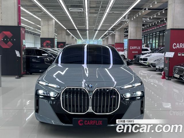 BMW i7 M70 xDrive — пробег 49 700 км — фото 1 из 5
