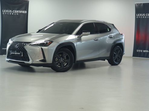 Lexus UX 2.0 2WD — пробег 2 092 км — фото 1 из 5
