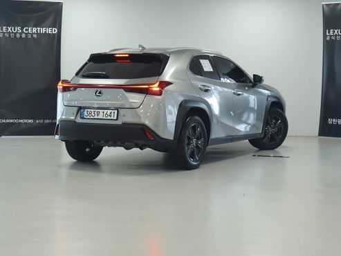 Lexus UX 2.0 2WD — пробег 2 092 км — фото 2 из 5