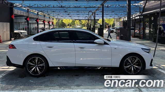 BMW 5-Series 530i xDrive M Sport — пробег 8 319 км — фото 3 из 5