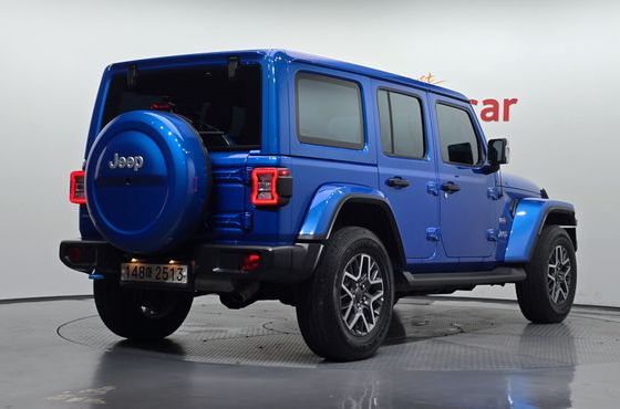 Jeep Wrangler 2.0 Overland 4Door 4xe — пробег 35 435 км — фото 2 из 5
