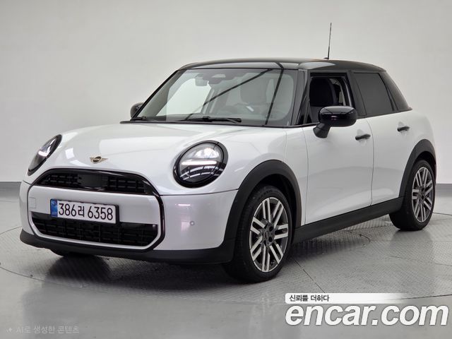 Mini Cooper 5Door Classic — пробег 6 256 км — фото 1 из 5