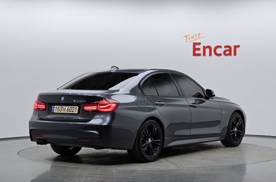 BMW 3-Series 330i M Sport Shadow — пробег 112 450 км — фото 2 из 5