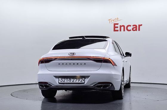 Hyundai Grandeur 3.3 Calligraphy — пробег 83 856 км — фото 4 из 5