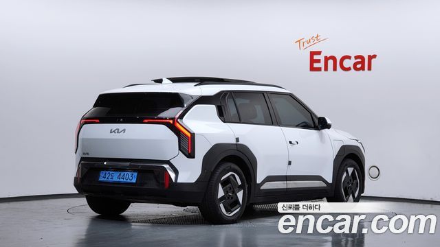 Kia EV3 Long Range 2WD Earth — пробег 62 559 км — фото 2 из 5