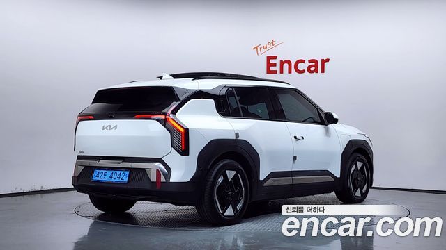 Kia EV3 Long Range 2WD Earth — пробег 60 538 км — фото 2 из 5