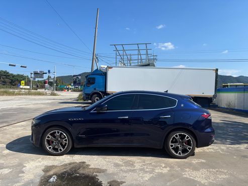 Maserati Levante 3.0 Diesel AWD GranSport — пробег 64 284 км — фото 4 из 5