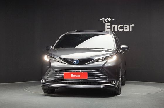 Toyota Sienna 2.5 Hybrid 2WD — пробег 19 263 км — фото 3 из 5