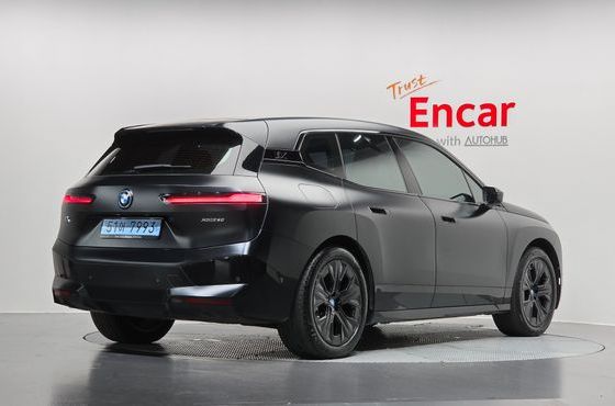 BMW iX xDrive50 Sport Special Edition — пробег 17 932 км — фото 2 из 5