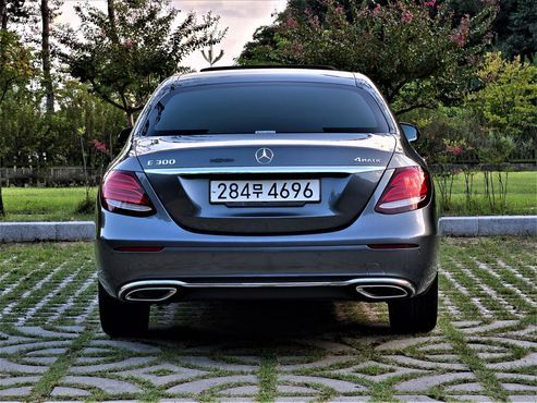 Mercedes-Benz E-Class E300 4MATIC Exclusive — пробег 106 101 км — фото 5 из 5