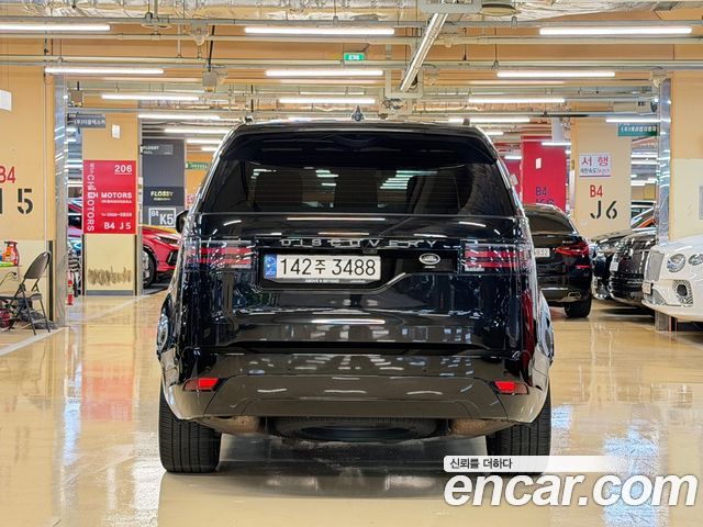 Land Rover Discovery P360 R-Dynamic SE — пробег 70 100 км — фото 4 из 5