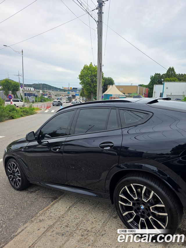 BMW X6 xDrive40i M Sport — пробег 7 000 км — фото 2 из 5