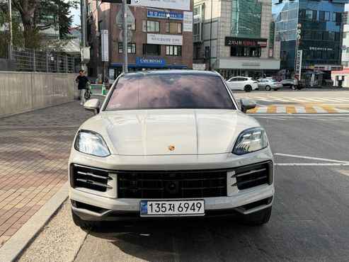 Porsche Cayenne 3.0 E-Hybrid Coupe — пробег 22 900 км — фото 1 из 5