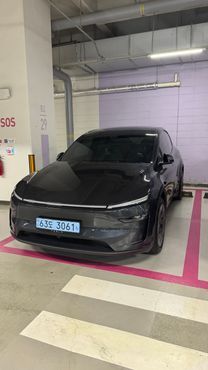 Tesla Model Y L Long Range AWD — пробег 1 км — фото 1 из 5