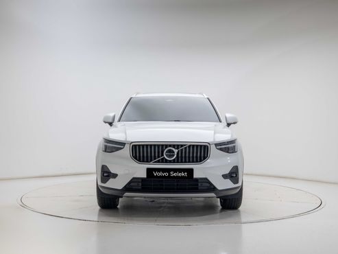 Volvo XC40 B4 Ultra Bright — пробег 8 036 км — фото 2 из 5