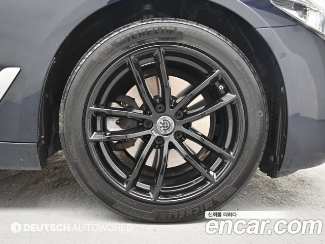 BMW 5-Series 520d xDrive M Sport Package Plus — пробег 152 124 км — фото 4 из 5