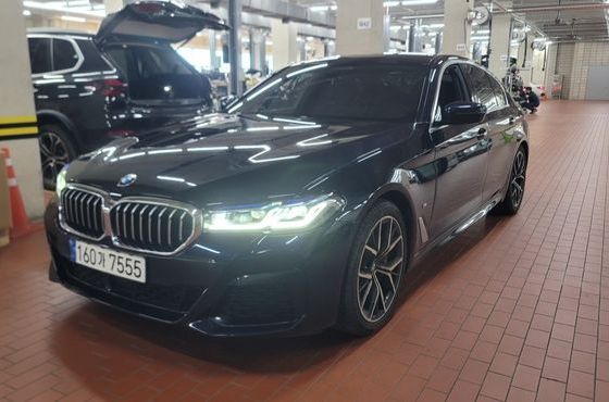 BMW 5-Series 530i xDrive M Sport Package — пробег 90 391 км — фото 1 из 5