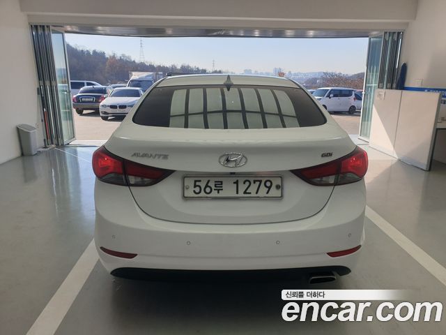 Hyundai AVANTE 1.6 GDi Premium Standard — пробег 130 000 км — фото 4 из 5